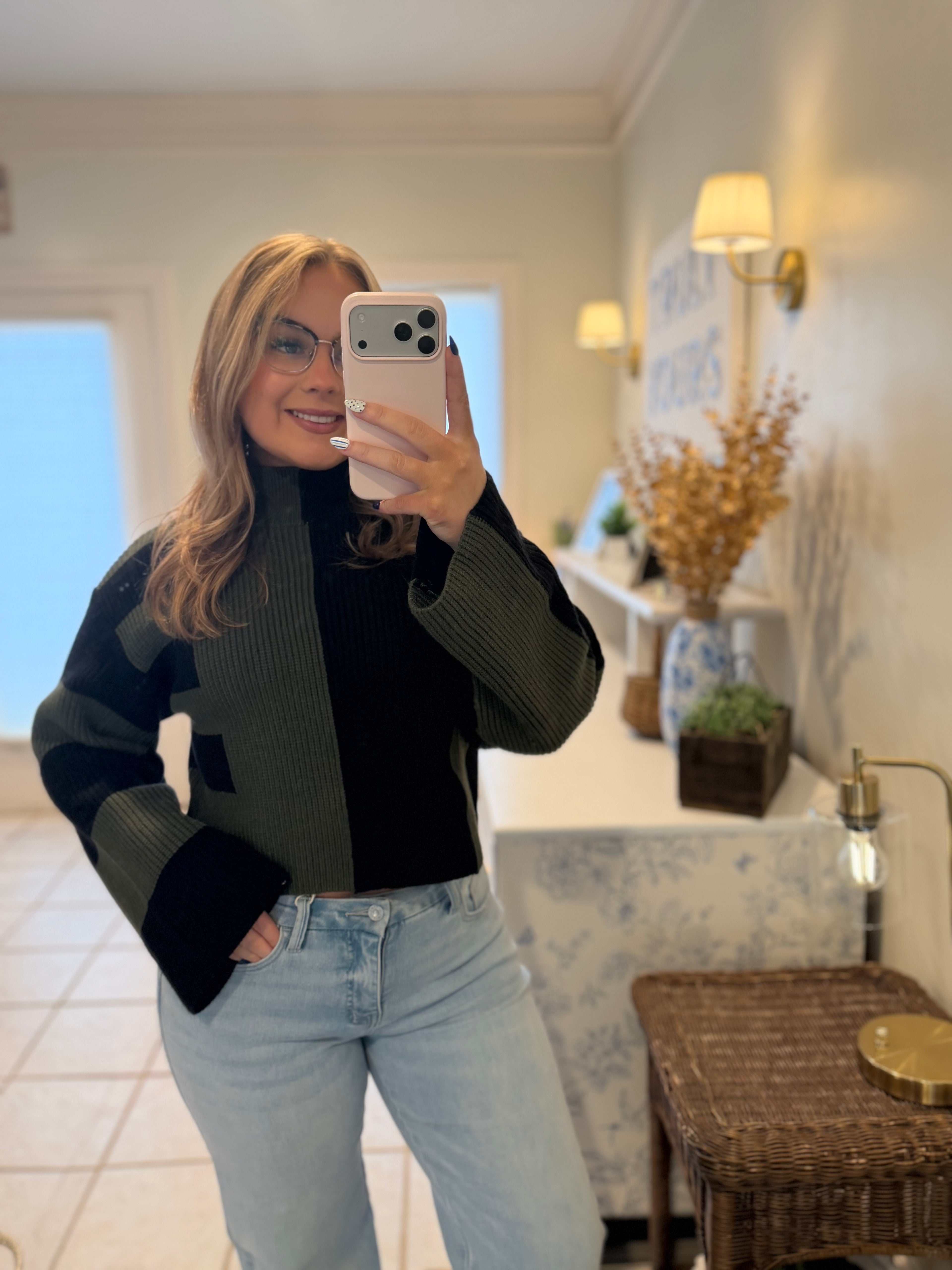 Color Block Mock Neck Sweater🖤